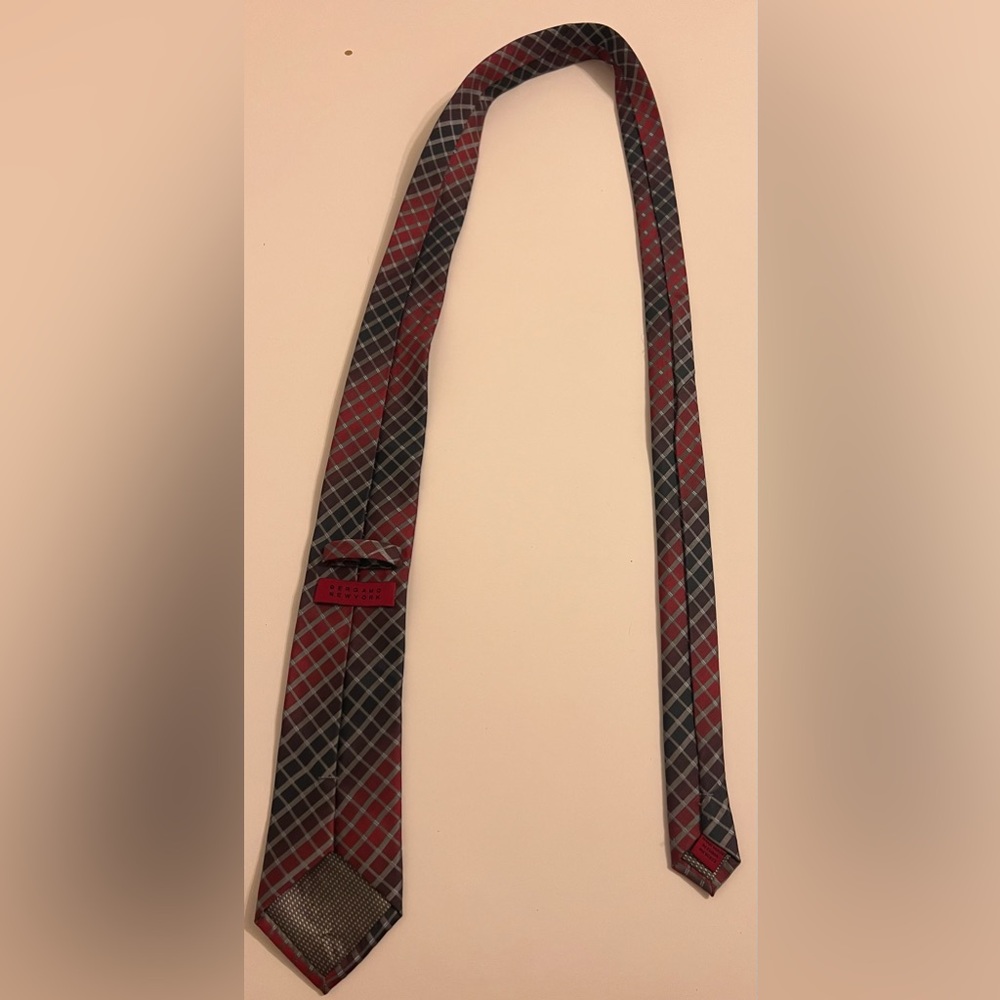Elegant Red and Gray Checkered Tie